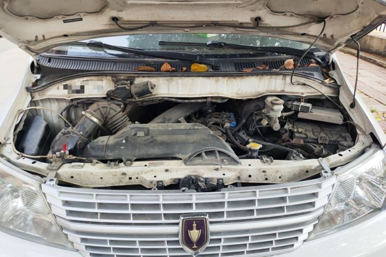 Used Jinbei Express 2019 2.0L Standard Version China VI 1TZS Engine Bay