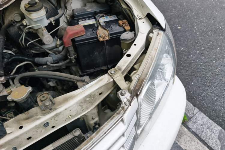 Used Jinbei Express 2019 2.0L Standard Version China VI 1TZS Engine Bay Left