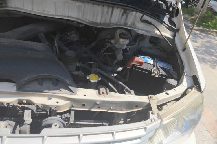 Used Jinbei Express 2019 2.0L Standard Version China VI 1TZS Engine Bay Left