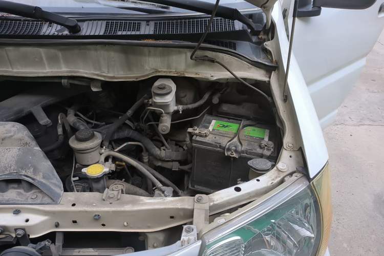 Used Jinbei Express 2019 2.0L Standard Version China VI 1TZS Engine Bay Left