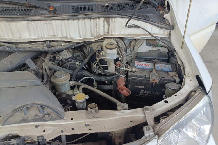 Used Jinbei Express 2019 2.0L Standard Version China VI 1TZS Engine Bay Left
