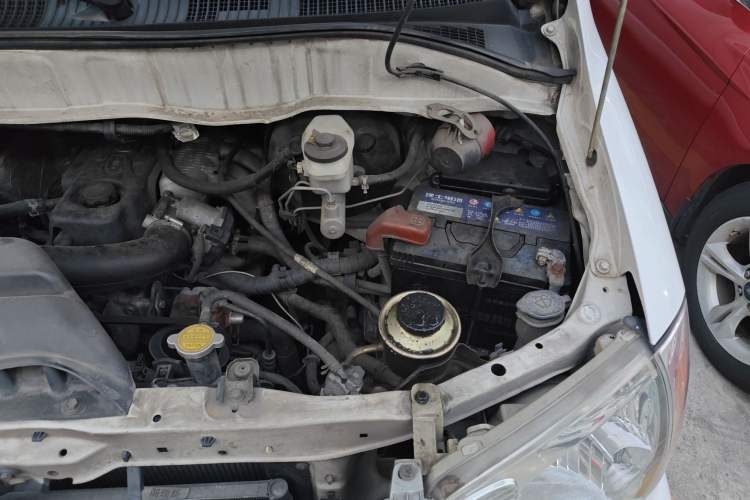 Used Jinbei Express 2019 2.0L Standard Version China VI 1TZS Engine Bay Left