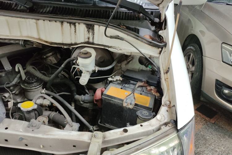 Used Jinbei Express 2019 2.0L Standard Version China VI 1TZS Engine Bay Left