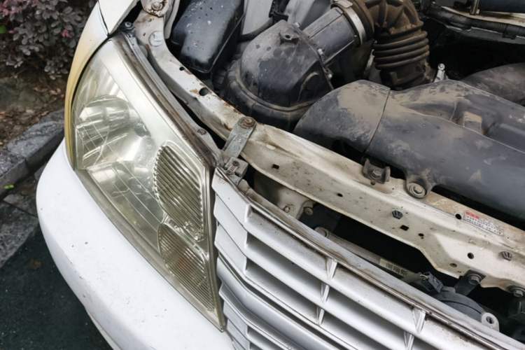 Used Jinbei Express 2019 2.0L Standard Version China VI 1TZS Engine Bay Right