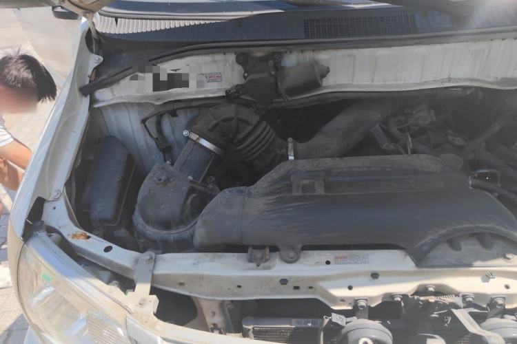 Used Jinbei Express 2019 2.0L Standard Version China VI 1TZS Engine Bay Right