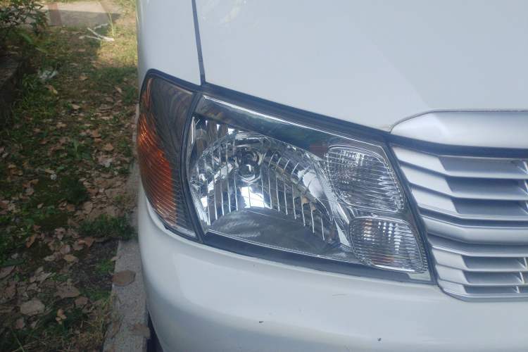 Used Jinbei Express 2019 2.0L Standard Version China VI 1TZS Exterior 6