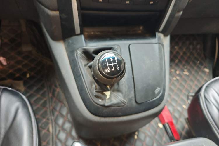 Used Jinbei Express 2019 2.0L Standard Version China VI 1TZS Gear Lever