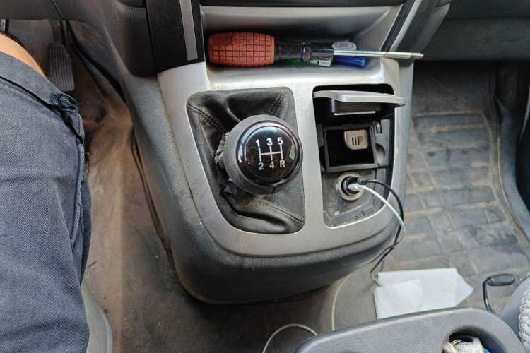 Used Jinbei Express 2019 2.0L Standard Version China VI 1TZS Gear Lever