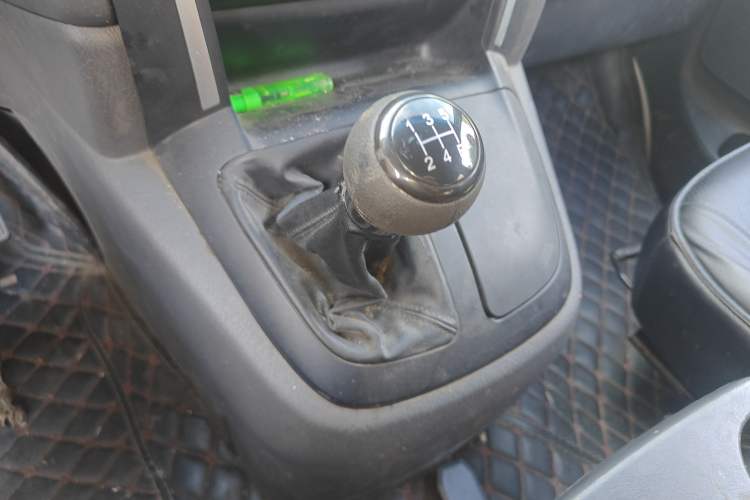 Used Jinbei Express 2019 2.0L Standard Version China VI 1TZS Gear Lever