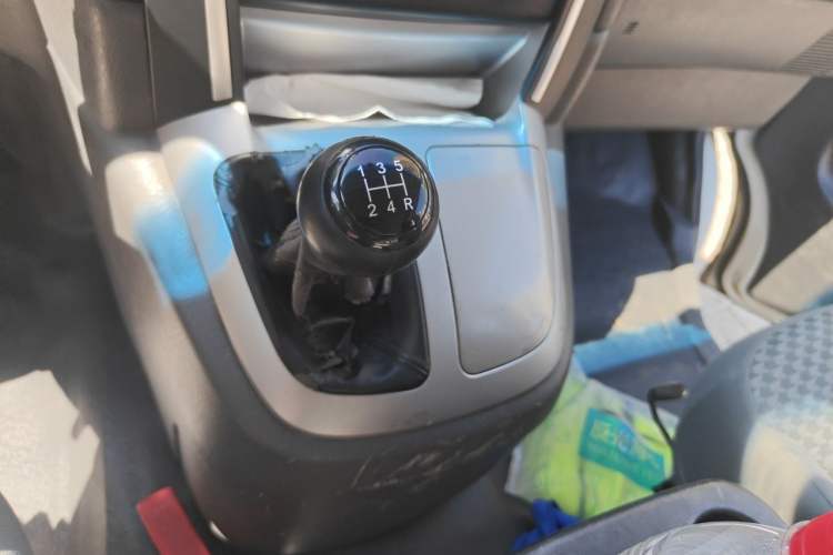 Used Jinbei Express 2019 2.0L Standard Version China VI 1TZS Gear Lever