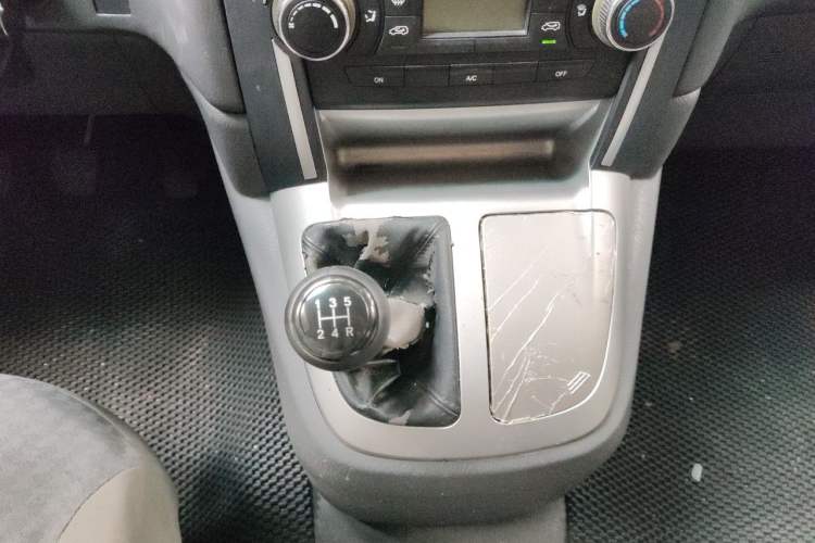 Used Jinbei Express 2019 2.0L Standard Version China VI 1TZS Gear Lever