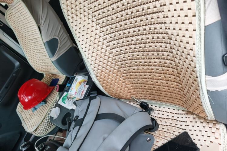 Used Jinbei Express 2019 2.0L Standard Version China VI 1TZS Left Rear Seat