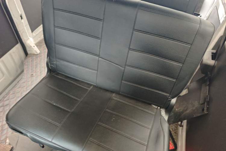 Used Jinbei Express 2019 2.0L Standard Version China VI 1TZS Left Rear Seat
