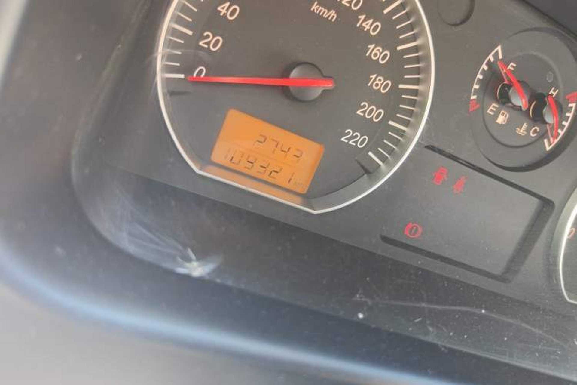 Used Jinbei Express 2019 2.0L Standard Version China VI 1TZS Odometer Close Up
