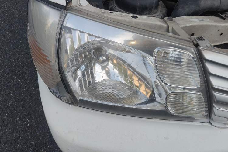 Used Jinbei Express 2019 2.0L Standard Version China VI 1TZS Right Front Headlight