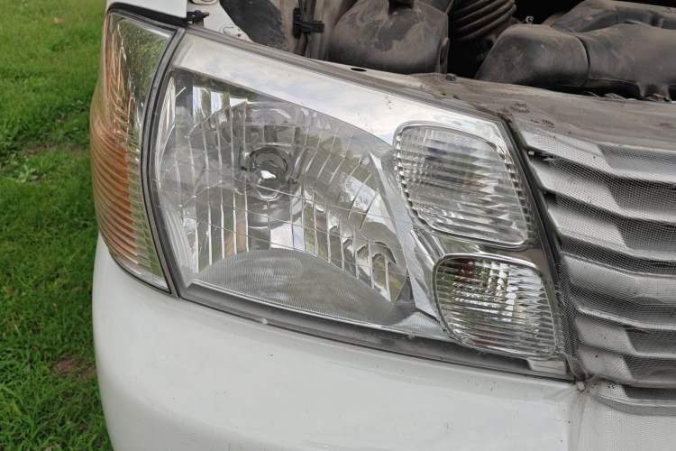 Used Jinbei Express 2019 2.0L Luxury Version China VI 1TZS Right Front Headlight