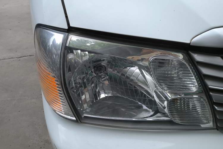 Used Jinbei Express 2019 2.0L Standard Version China VI 1TZS Right Front Headlight