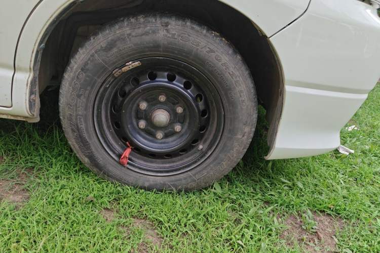 Used Jinbei Express 2019 2.0L Luxury Version China VI 1TZS Right Front Wheel Hub
