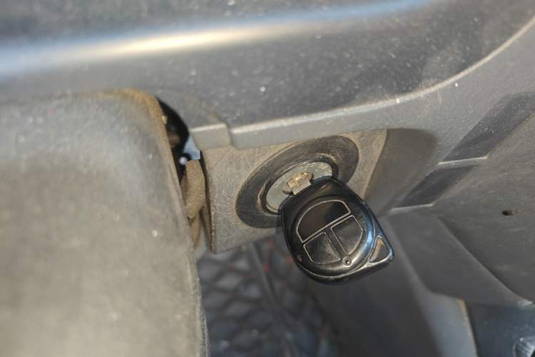 Used Jinbei Express 2019 2.0L Standard Version China VI 1TZS Vehicle Key