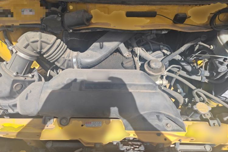 Used Jinbei Express 2019 2.0L Standard Version China VI 1TZS Engine Bay