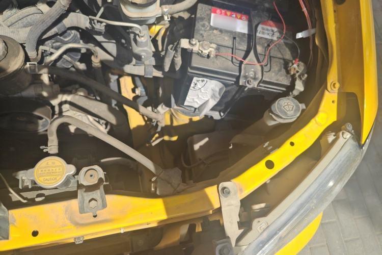 Used Jinbei Express 2019 2.0L Standard Version China VI 1TZS Engine Bay Left
