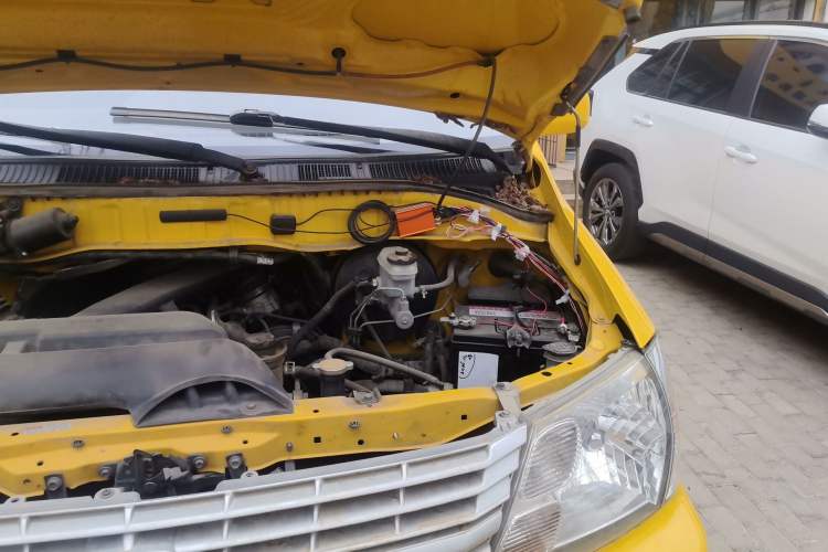 Used Jinbei Express 2019 2.0L Standard Version China VI 1TZS Engine Bay Left
