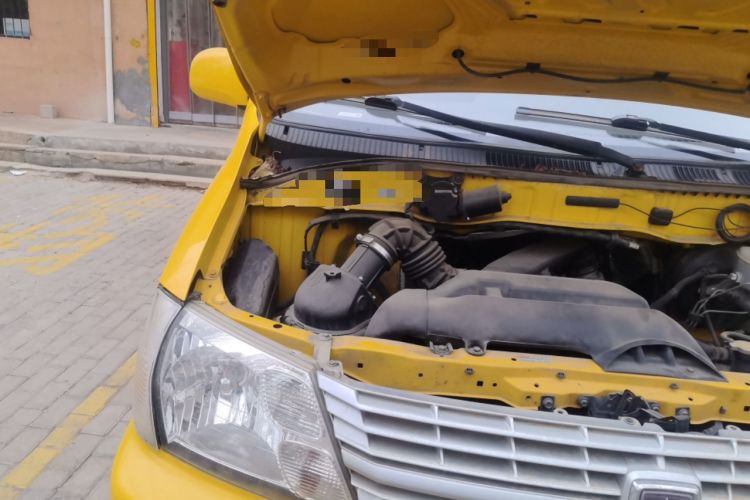 Used Jinbei Express 2019 2.0L Standard Version China VI 1TZS Engine Bay Right