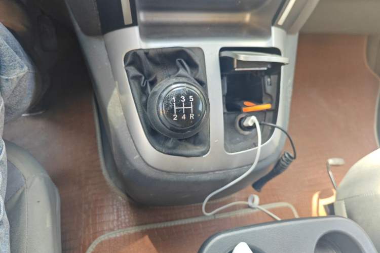 Used Jinbei Express 2019 2.0L Standard Version China VI 1TZS Gear Lever