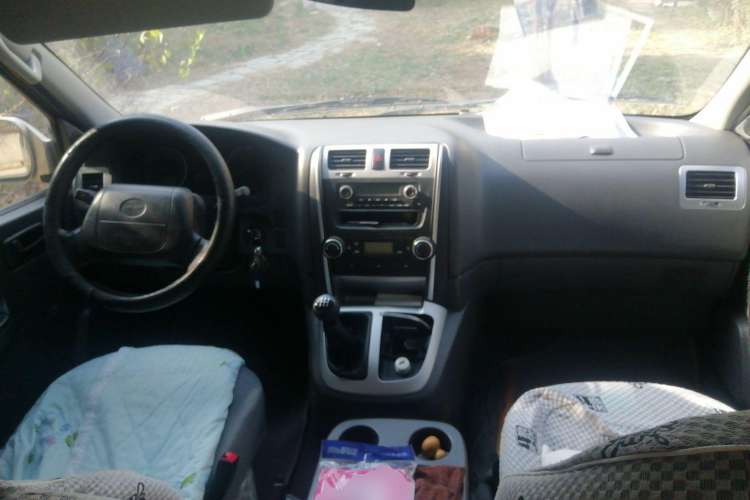 Used Jinbei Express 2020 2.0L Upgraded Version China VI Standard 6-Seater 1TZS Center Console