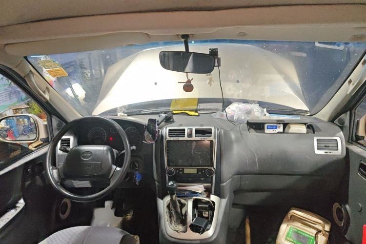 Used Jinbei Express 2020 2.0L Upgraded Version China VI Standard 6-Seater 1TZS Center Console