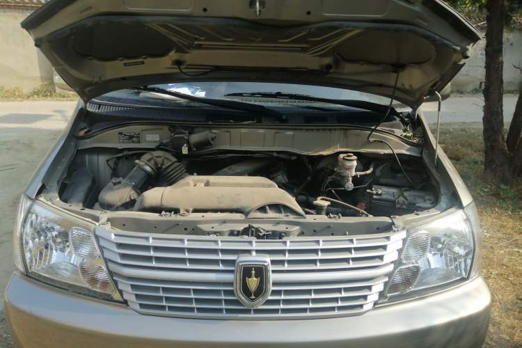 Used Jinbei Express 2020 2.0L Upgraded Version China VI Standard 6-Seater 1TZS Engine Bay