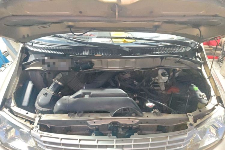 Used Jinbei Express 2020 2.0L Upgraded Version China VI Standard 6-Seater 1TZS Engine Bay