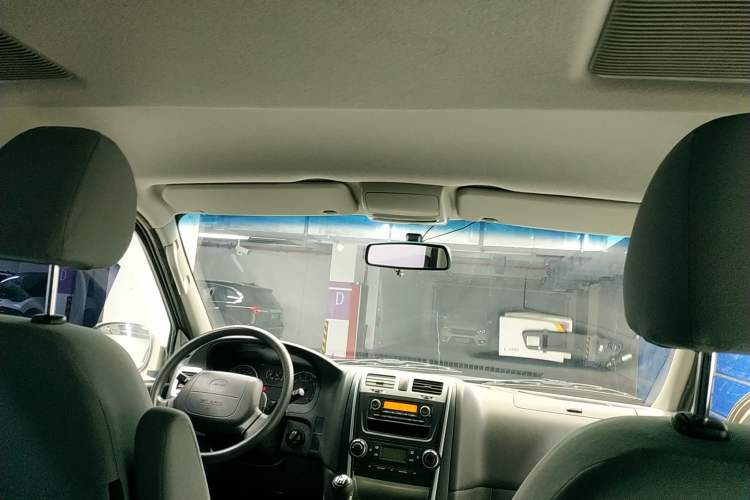 Used Jinbei Express 2020 2.0L Upgraded Version China VI Standard Luxury 9-Seater 1TZS Headliner