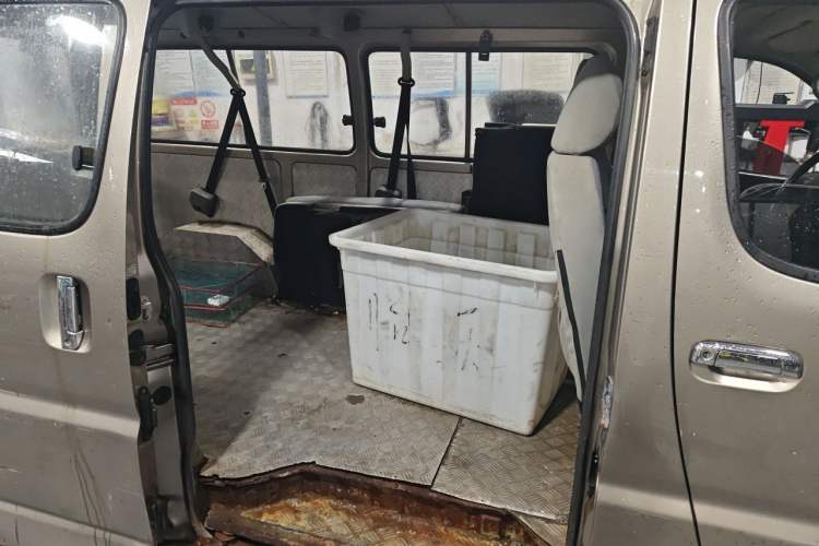 Used Jinbei Express 2020 2.0L Upgraded Version China VI Standard 6-Seater 1TZS Left Rear Seat