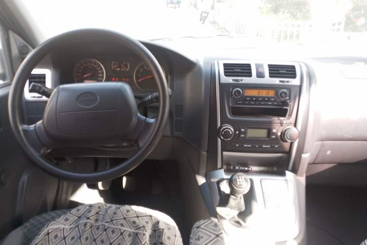 Used Jinbei Express 2020 2.0L Upgraded Version China VI Standard Luxury 9-Seater 1TZS Center Console
