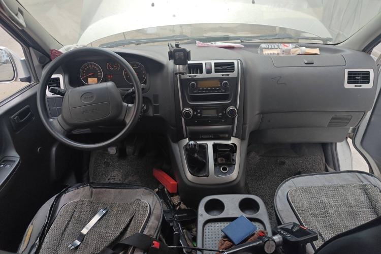 Used Jinbei Express 2020 2.0L Upgraded Version China VI Standard 6-Seater 1TZS Center Console