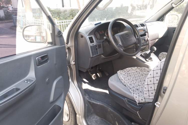 Used Jinbei Express 2020 2.0L Upgraded Version China VI Standard Luxury 9-Seater 1TZS Driver Seat