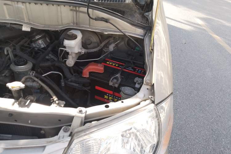 Used Jinbei Express 2020 2.0L Upgraded Version China VI Standard Luxury 9-Seater 1TZS Engine Bay Left