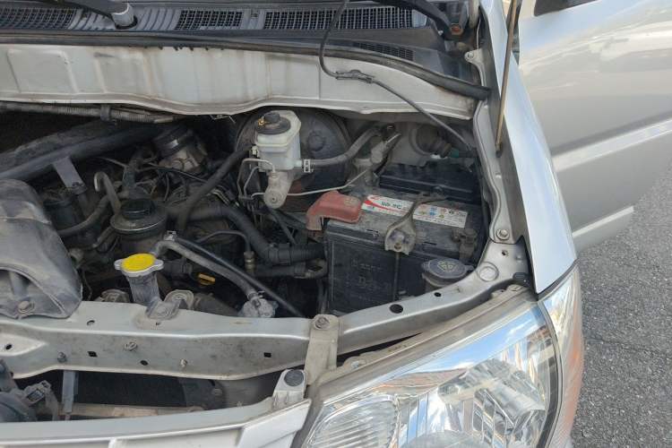 Used Jinbei Express 2020 2.0L Upgraded National V Luxury 9-Seater V19 Engine Bay Left