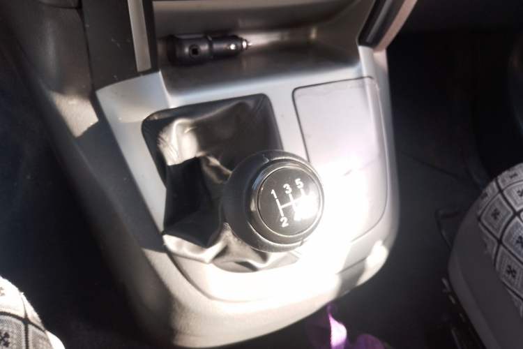 Used Jinbei Express 2020 2.0L Upgraded Version China VI Standard Luxury 9-Seater 1TZS Gear Lever