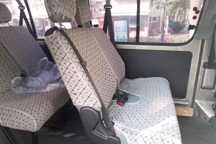 Used Jinbei Express 2020 2.0L Upgraded Version China VI Standard Luxury 9-Seater 1TZS Left Rear Seat