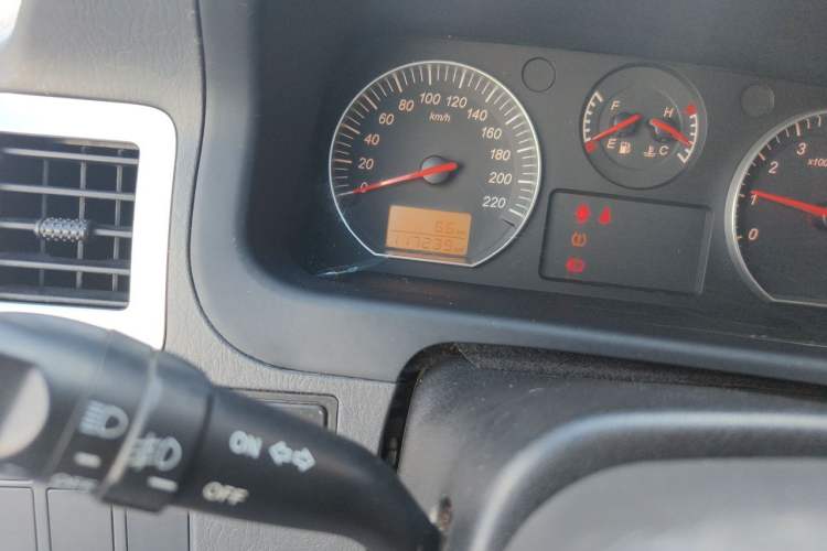Used Jinbei Express 2020 2.0L Upgraded National V Luxury 9-Seater V19 Odometer Close Up