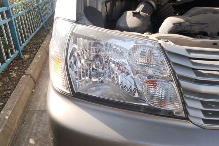 Used Jinbei Express 2020 2.0L Upgraded Version China VI Standard Luxury 9-Seater 1TZS Right Front Headlight