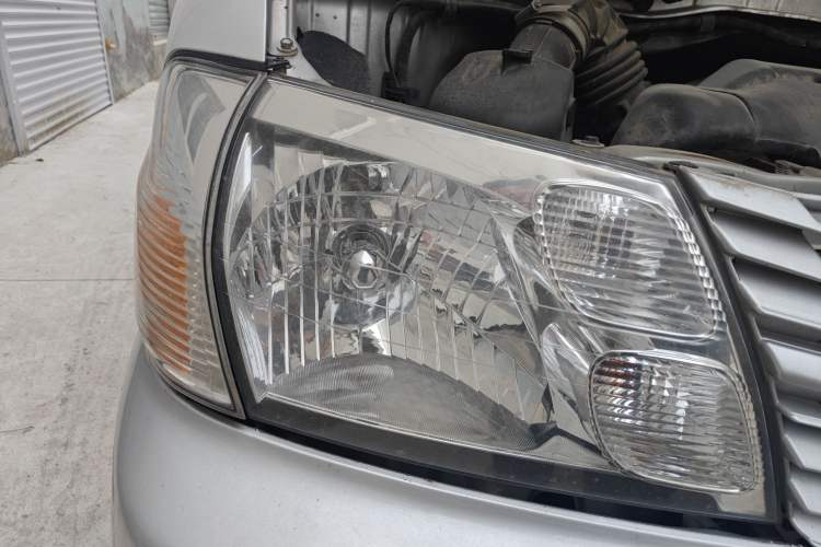 Used Jinbei Express 2020 2.0L Upgraded Version China VI Standard 6-Seater 1TZS Right Front Headlight