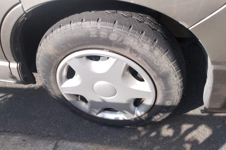 Used Jinbei Express 2020 2.0L Upgraded Version China VI Standard Luxury 9-Seater 1TZS Right Front Wheel Hub