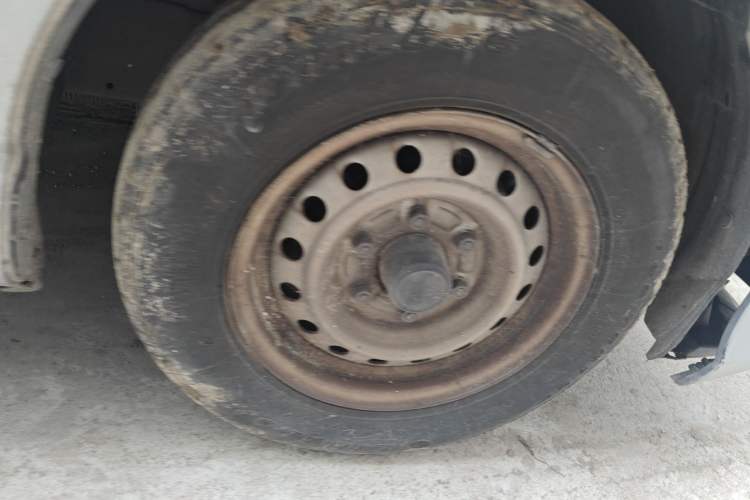 Used Jinbei Express 2020 2.0L Upgraded Version China VI Standard 6-Seater 1TZS Right Front Wheel Hub