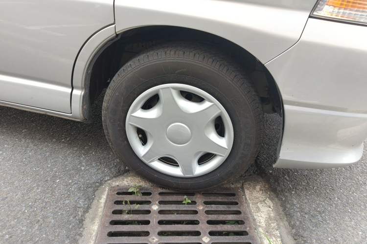Used Jinbei Express 2020 2.0L Upgraded National V Luxury 9-Seater V19 Right Front Wheel Hub
