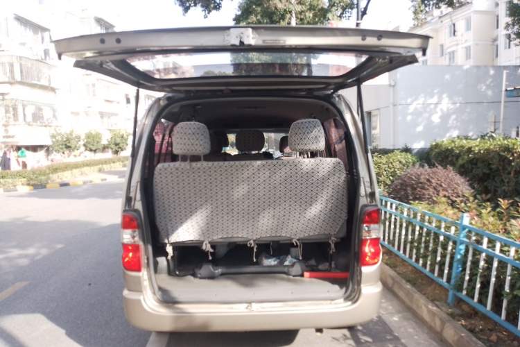 Used Jinbei Express 2020 2.0L Upgraded Version China VI Standard Luxury 9-Seater 1TZS Trunk