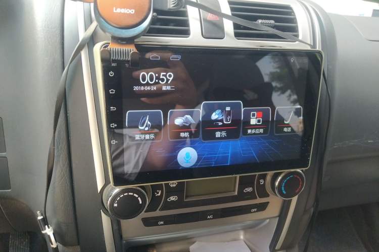 Used Jinbei Express 2020 2.0L Upgraded Version China VI Standard 6-Seater 1TZS Audio And AC Panel