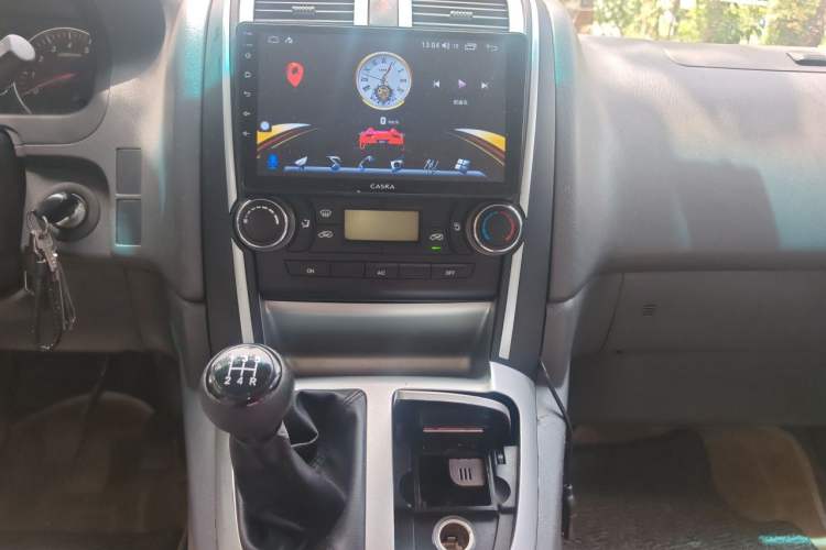 Used Jinbei Express 2020 2.0L Upgraded Version China VI Standard 6-Seater 1TZS Audio And AC Panel